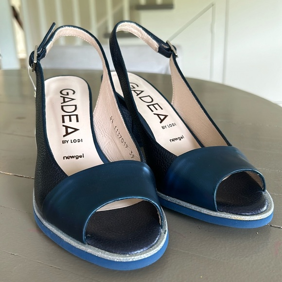 NIB Lightweight Chunky heel BLUE Leather/Metallic Slingback US 8.5/EU 39 - Picture 2 of 15